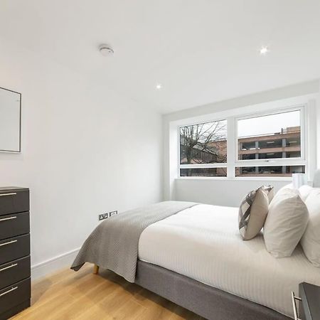 Modern And Stylish 1 Bed Apartment In East Grinstead Exterior foto