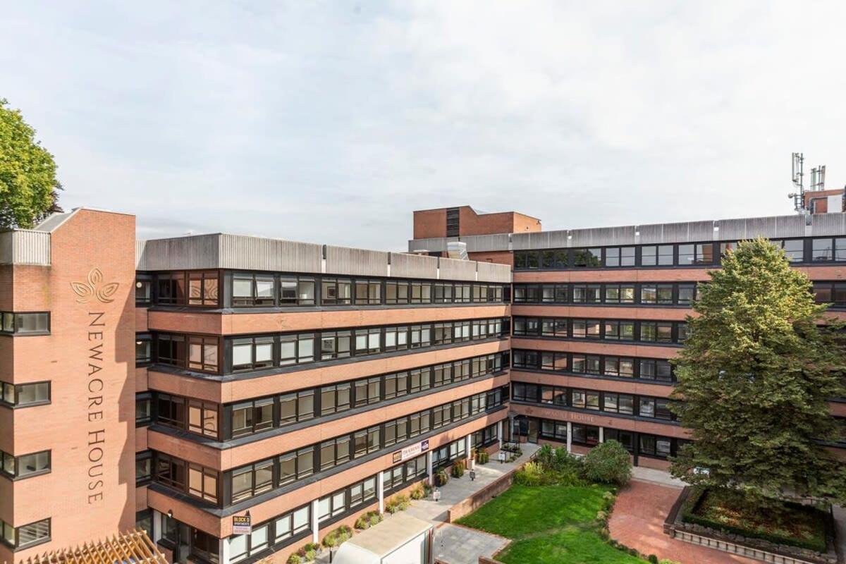 Modern And Stylish 1 Bed Apartment In East Grinstead Exterior foto